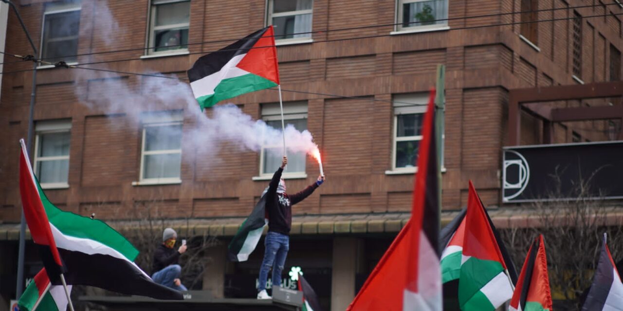 Le proteste dei pro-Hamas contro il cessate il fuoco a Bologna