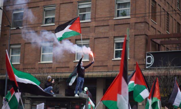 Le proteste dei pro-Hamas contro il cessate il fuoco a Bologna