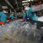 La nuova plastica che scompare naturalmente nel tempo che stabiliamo: svolta ecologica o nuova obsolescenza programmata?